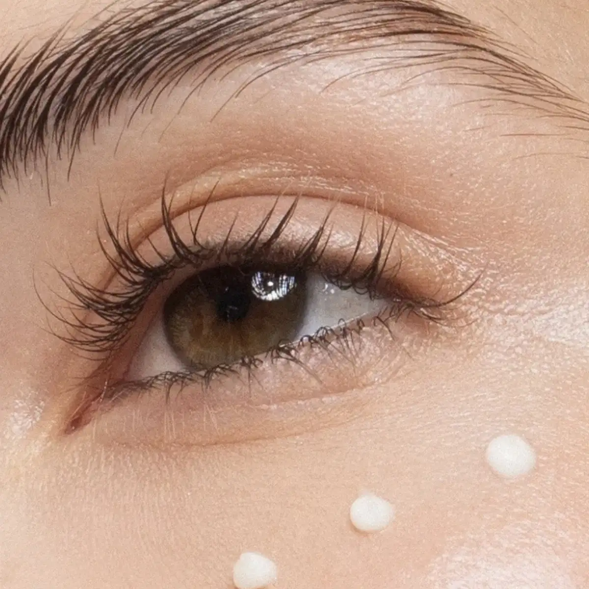 Crème contour d’œil révélateur d’éclat